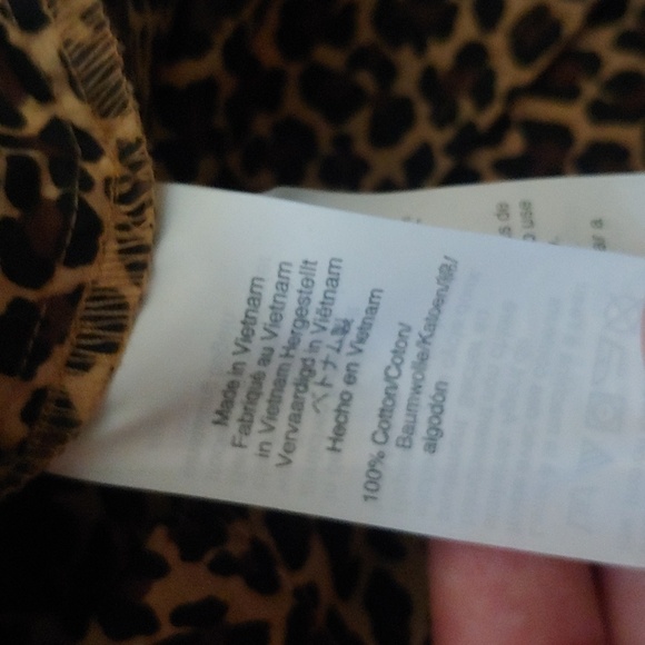 J. CREW FACTORY CHEETAH BUTTON DOWN - Picture 6 of 8